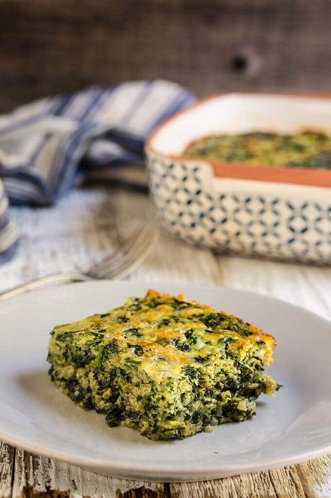 Smoky spinach rice casserole - this family favorite recipe is full of greens, yet tastes like comfort food, and will convert even picky eaters to spinach lovers. | ww.viktoriastable.com