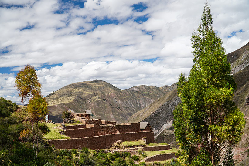 Hiking the Quarry trail to Machu Picchu | www.viktoriastable.com