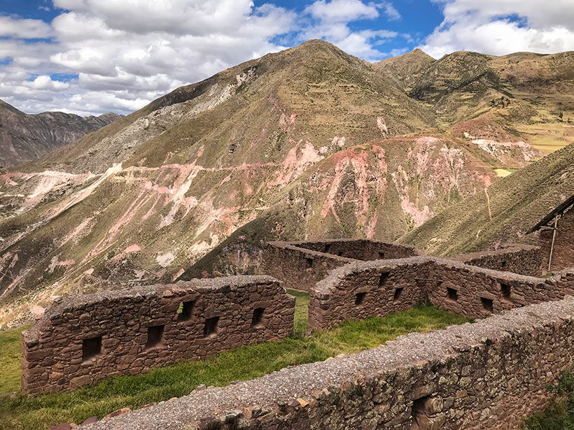 Hiking the Quarry trail to Machu Picchu | www.viktoriastable.com