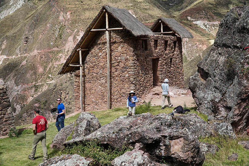 Hiking the Quarry trail to Machu Picchu | www.viktoriastable.com