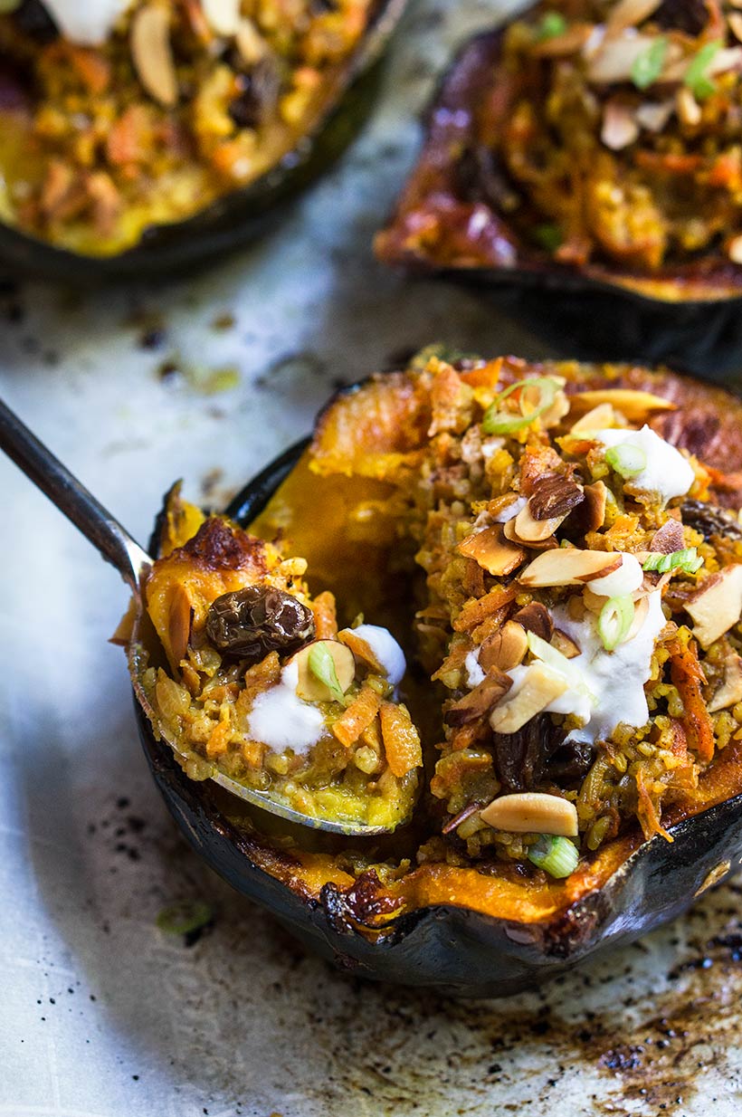 Stuffed acorn squash with bulgur pilaf | www.viktoriastable.com