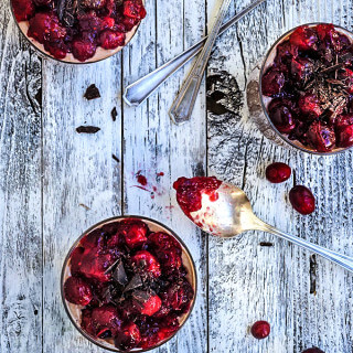 Chocolate cranberry breakfast parfait - a healthy breakfast full of protein and antioxidants, that tastes like a decadent dessert. Great recipe for the holidays! | www.viktoriastable.com