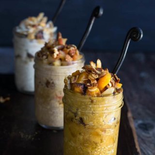 3 overnight pie oats - creamy and indulgent, these pie-inspired overnight oats taste like the season, and feel like a treat | www.viktoriastable.com